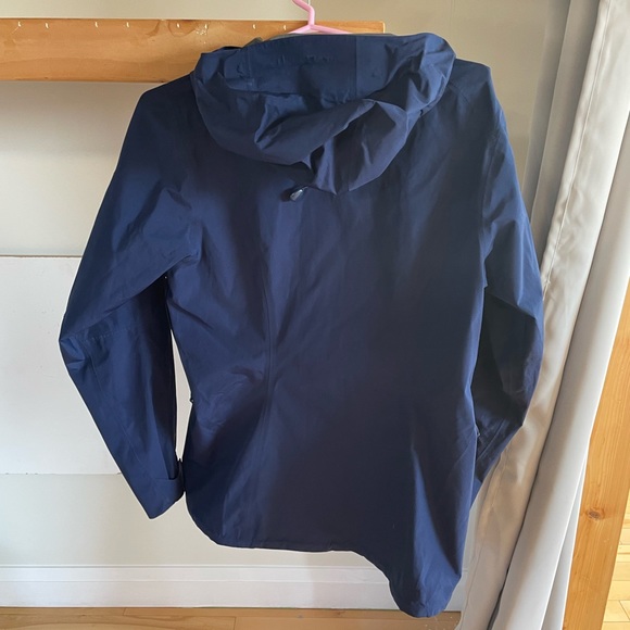 Women’s Patagonia Coat - Picture 6 of 9